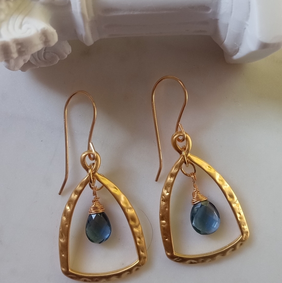 Earrings - Picture 2 of 3
